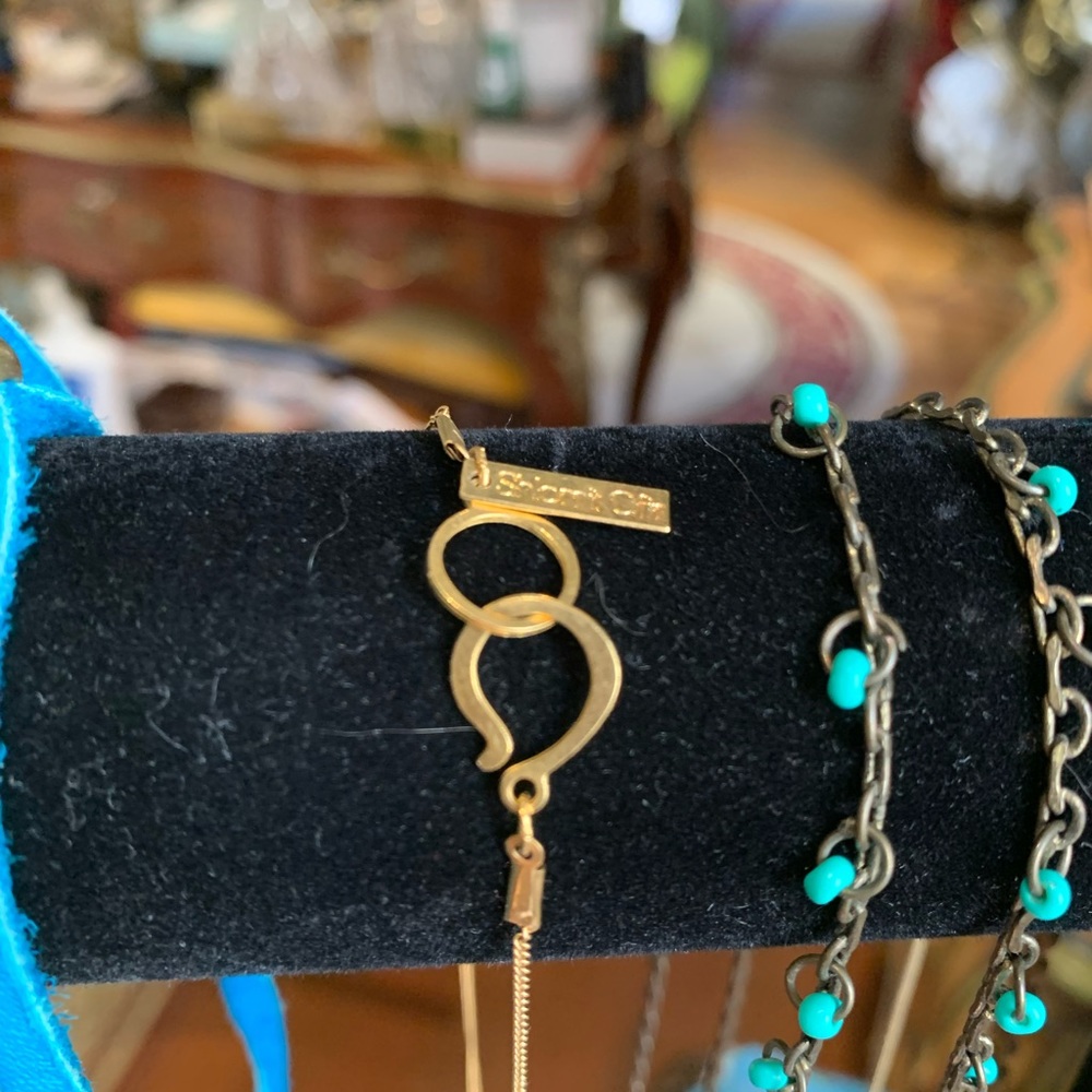 Shlomit Ofir” necklace gold jellyfish - Picture 5 of 8